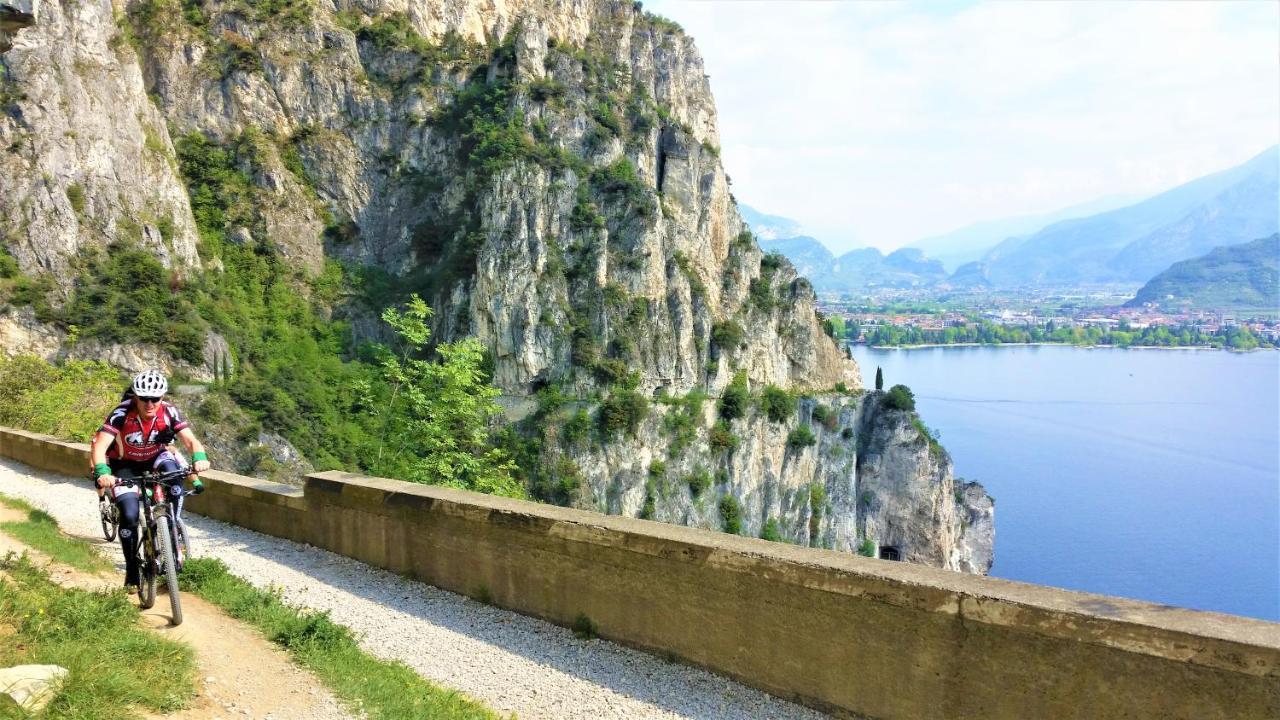 Green Relax Apartment Riva del Garda Ngoại thất bức ảnh